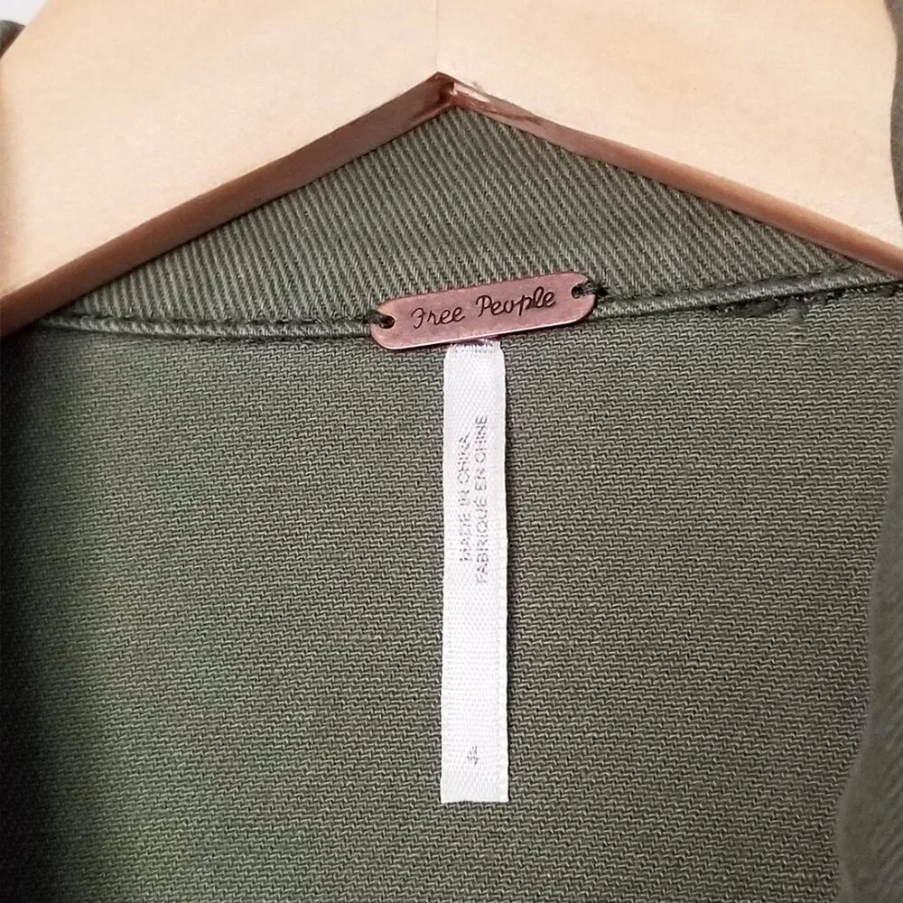 Free People Olive Army Green Distressed Crop Denim Jacket Size 4 100% Cotton - Picture 7 of 15